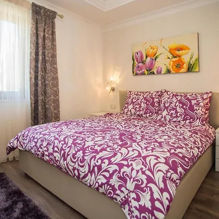Mihaela Deluxe