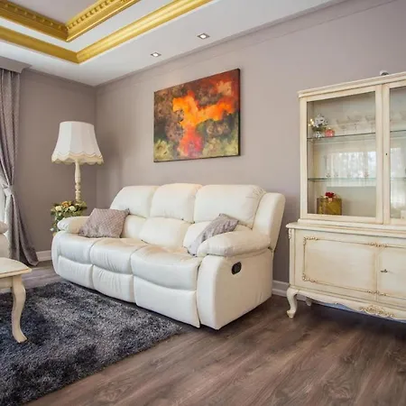 Mihaela Deluxe *