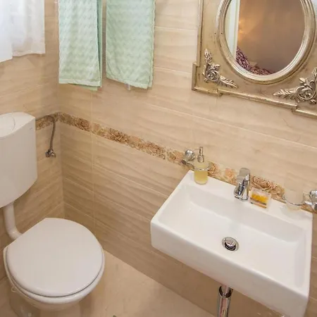 Mihaela Deluxe Ferienhaus
