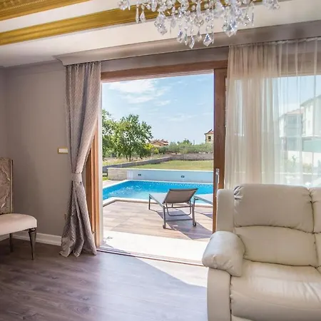 Mihaela Deluxe Casa vacanze *